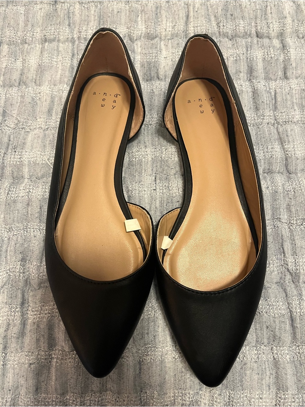 Women’s Black Pointed-Toe Flats